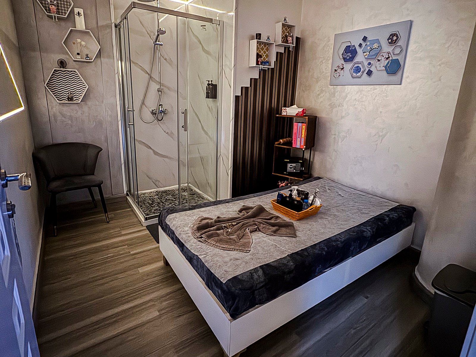Massage Room with Shower